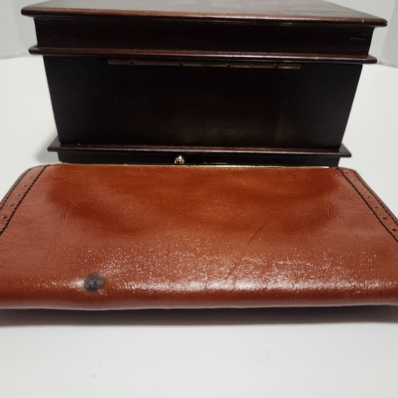 Vintage Princess Gardener Full Grain Cowhide Leather Wallet - Picture 6 of 16
